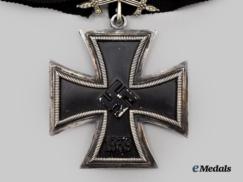 germany,_federal_republic._a_knight’s_cross_of_the_iron_cross_with_oak_leaves,_swords,_and_diamonds,_exhibition_example_c.1970___m_n_c0385