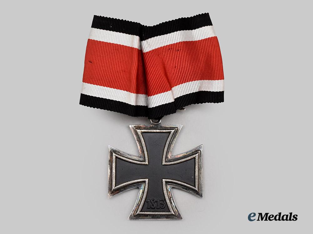 germany,_federal_republic._a_knight’s_cross_of_the_iron_cross_with_oak_leaves,_swords,_and_diamonds,_exhibition_example_c.1970___m_n_c0386
