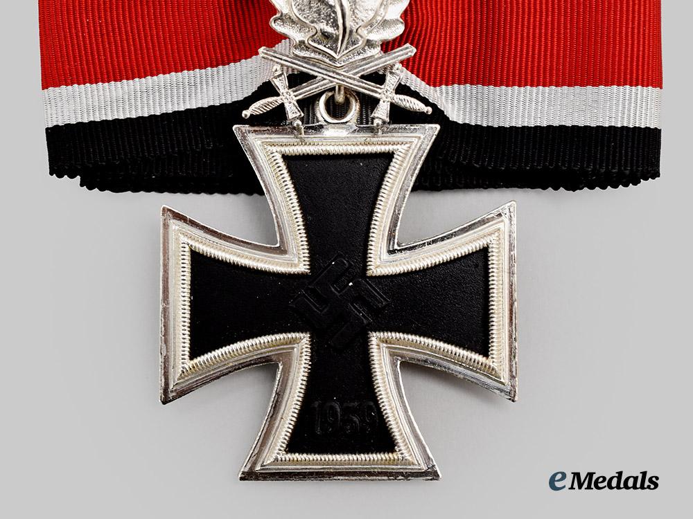germany,_federal_republic._a_knight’s_cross_of_the_iron_cross_with_oak_leaves_and_swords,_exhibition_example_by_rudolf_souval,_c.1960___m_n_c0404