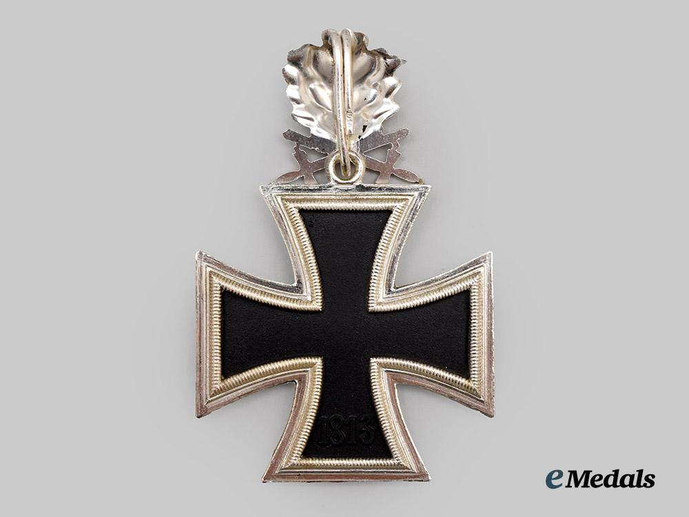 germany,_federal_republic._a_knight’s_cross_of_the_iron_cross_with_oak_leaves_and_swords,_exhibition_example_by_rudolf_souval,_c.1960___m_n_c0407