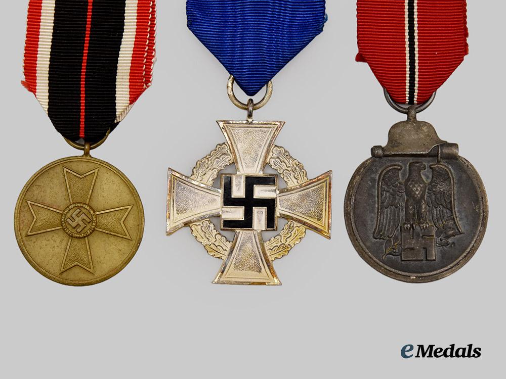 germany,_wehrmacht._a_mixed_lot_of_service_awards___m_n_c0426