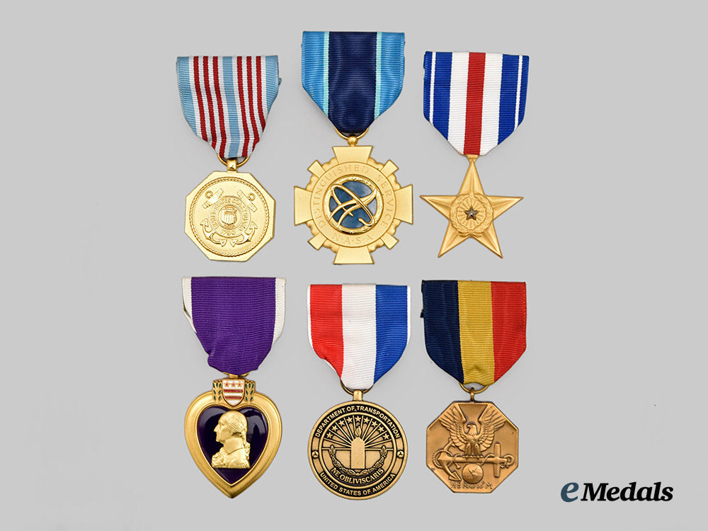 united_states._six_decorations&_awards_in_case___m_n_c0468