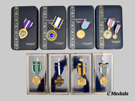 united_states._eight_decorations&_awards_in_case___m_n_c0472