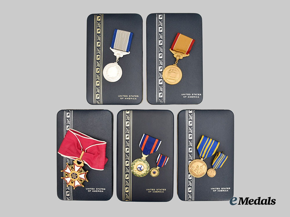 united_states._five_decorations&_awards_in_case___m_n_c0485