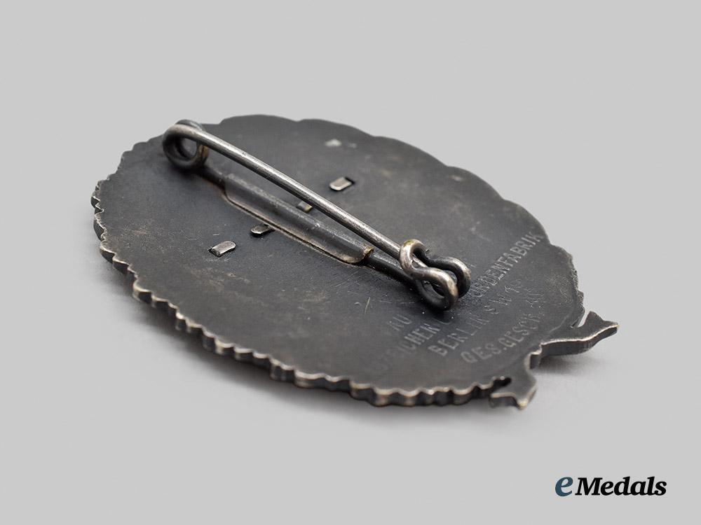 germany,_third_reich._a_schlageter_shield,_type_i_i_with_rhein/_ruhr_campaign_clasp,_by_paul_küst___m_n_c0489
