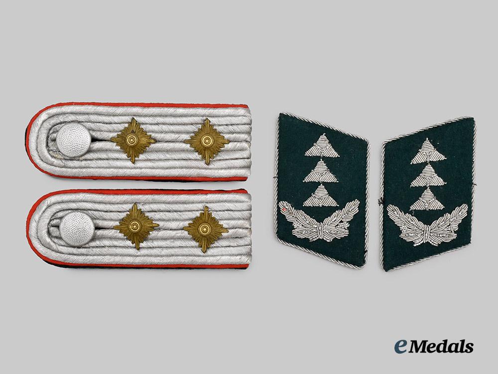 germany,_luftwaffe._a_set_of_administration_kriegsverwaltungsrat_rank_insignia___m_n_c0508