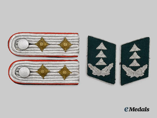 germany,_luftwaffe._a_set_of_administration_kriegsverwaltungsrat_rank_insignia___m_n_c0508