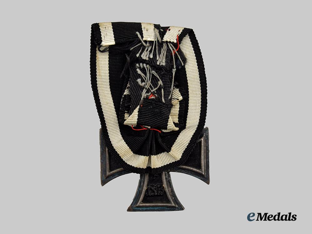 germany,_imperial._a1914_iron_cross_i_i_class,_on_parade_mount___m_n_c0511