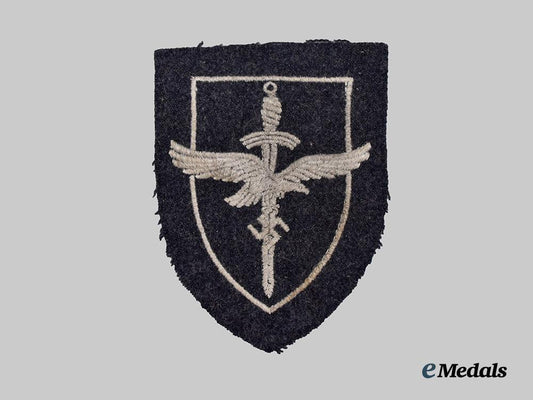 germany,_luftwaffe._a_female_flak_helper’s_sleeve_insignia___m_n_c0513