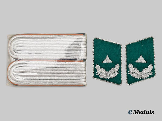 germany,_luftwaffe._a_set_of_administration_kriegsinspektor_rank_insignia___m_n_c0543