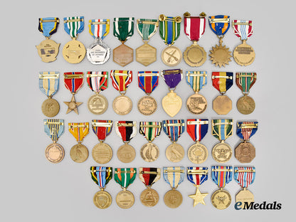 united_states._a_lot_of_medals,_decorations,_and_awards___m_n_c0545