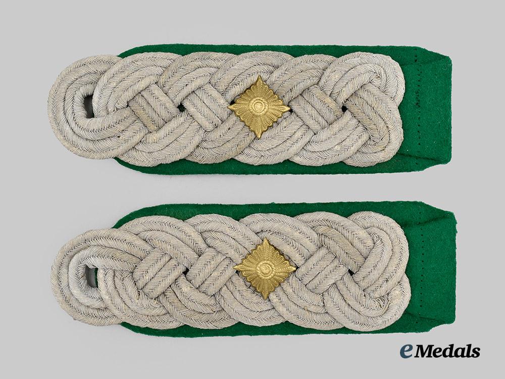 germany,_ordnungspolizei._a_set_of_schutzpolizei_oberstleutnant_shoulder_boards___m_n_c0574