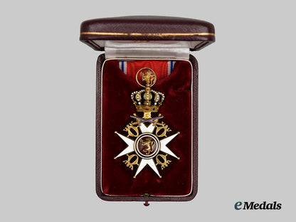 norway,_kingdom._an_order_of_olaf_in_gold,_i_class_knight_with_swords,_c.1920___m_n_c0585