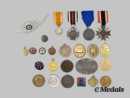 germany,_third_reich._a_mixed_lot_of_badges,_awards,_and_insignia,_post-1945_manufacture___m_n_c0613