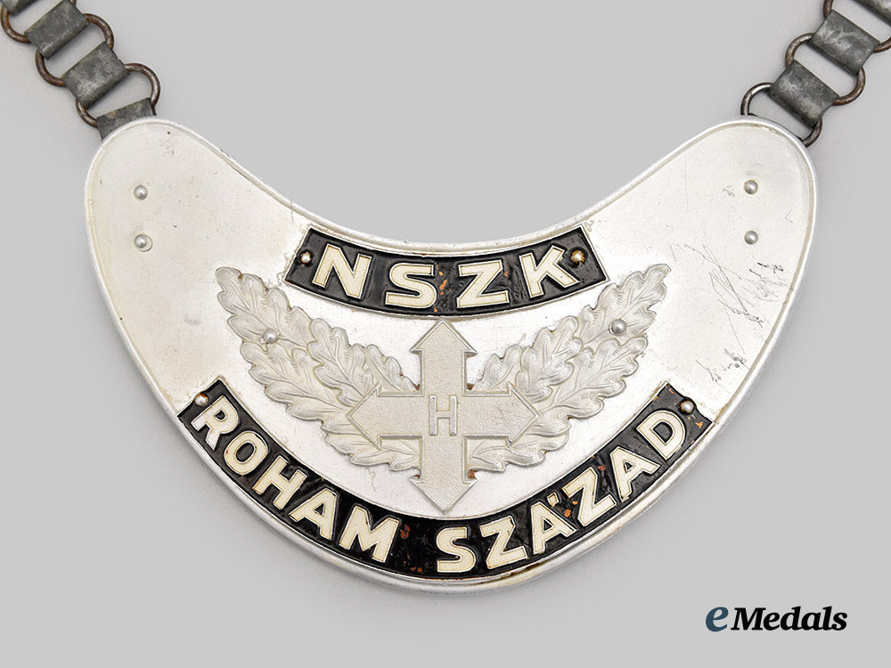 hungary,_kingdom._an_exceptionally_rare_arrow_cross_assault_company_gorget___m_n_c0618