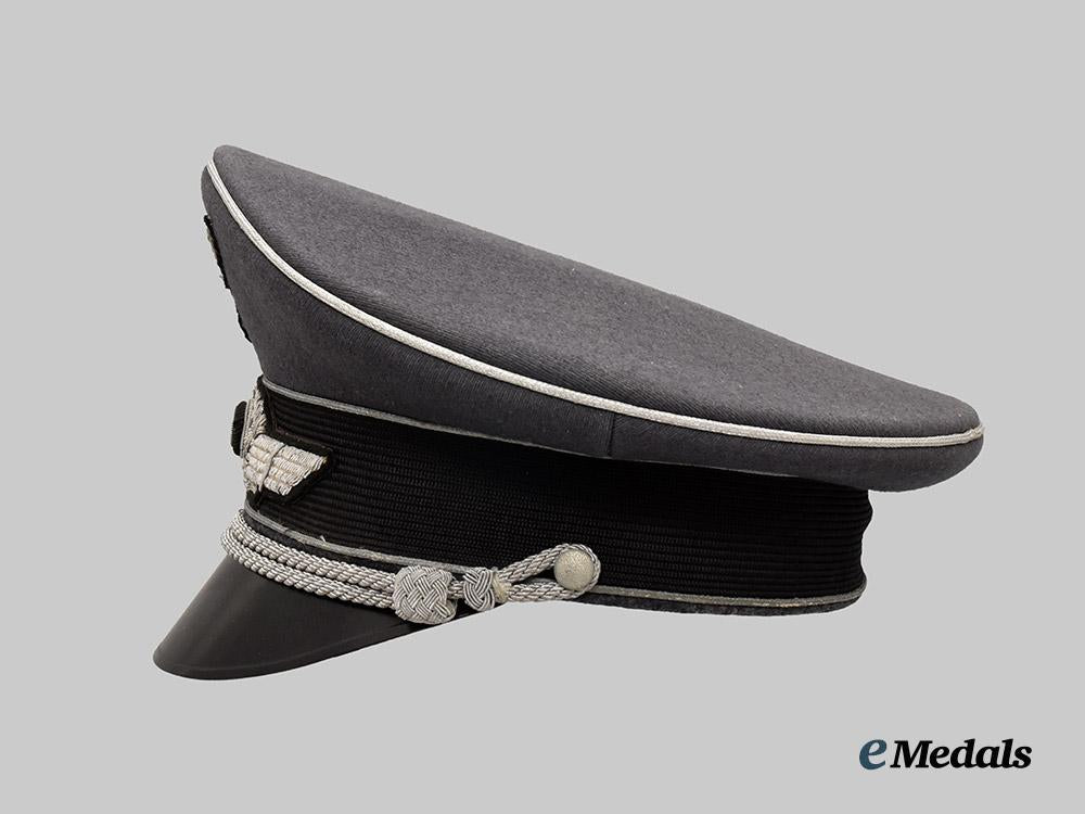 germany,_luftwaffe._an_officer’s_visor_cap,_by_peküro___m_n_c0637