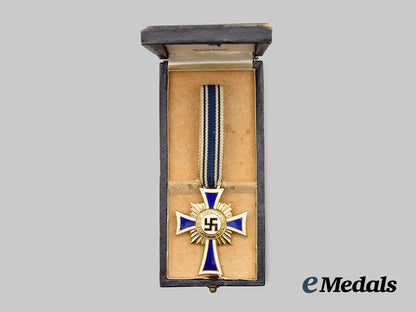 germany,_third_reich._an_honour_cross_of_the_german_mother,_gold_grade_with_case,_by_alois_rettenmaier___m_n_c0656