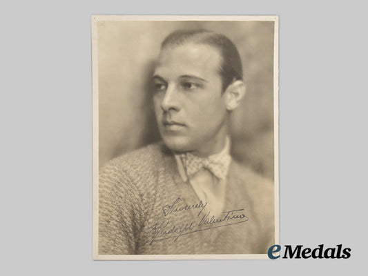 italy,_kingdom._a_signed_studio_photograph_of“_the_latin_lover”_rudolph_valentino___m_n_c0656