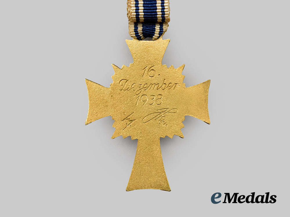 germany,_third_reich._an_honour_cross_of_the_german_mother,_gold_grade_with_case,_by_alois_rettenmaier___m_n_c0663