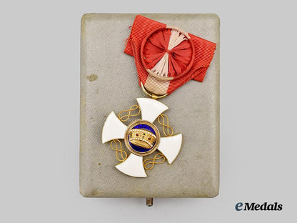 italy,_kingdom._an_order_of_the_crown_of_italy,_fifth_class_knight,_in_gold,_c.1920___m_n_c0711