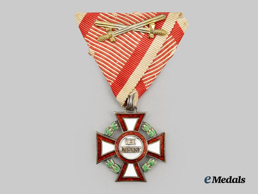 austria,_imperial._a_military_merit_cross,_i_i_i_class_with_war_decoration_and_swords___m_n_c0736