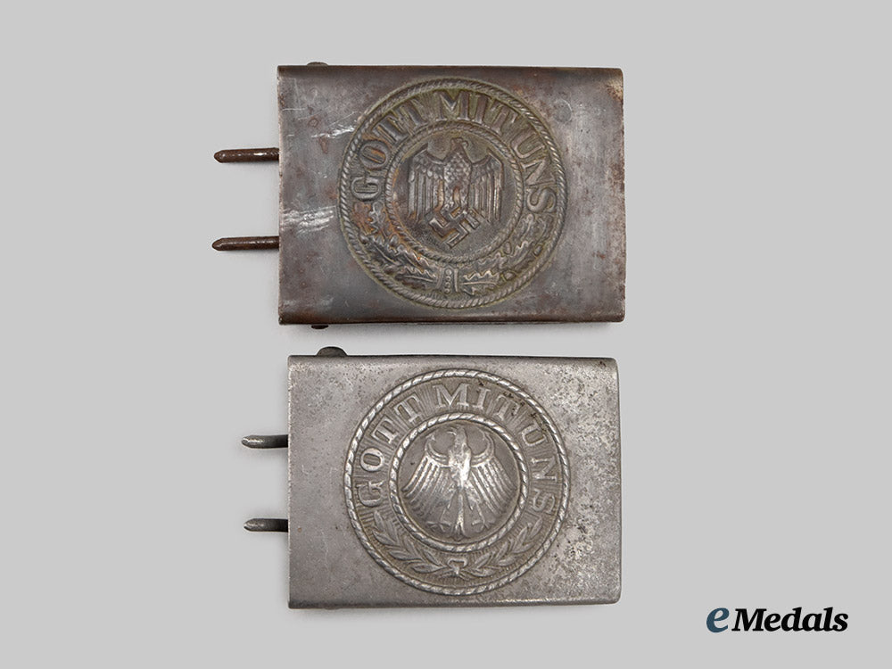 germany,_heer._a_pair_of_enlisted_personnel_belt_buckles___m_n_c0740