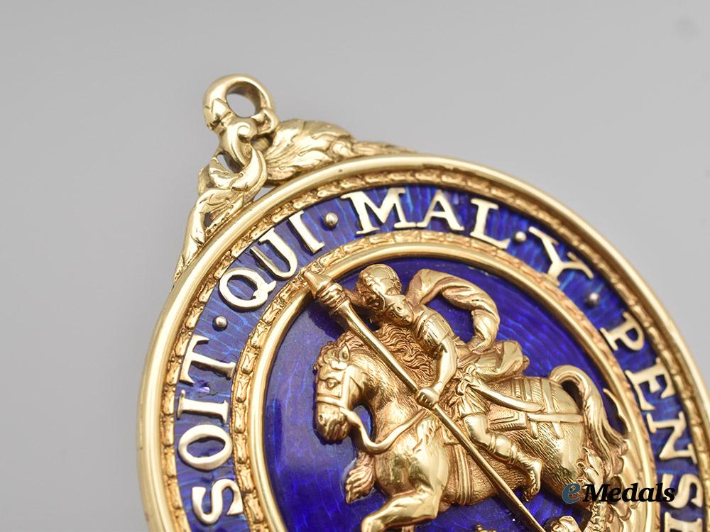 united_kingdom._an_order_of_the_garter,_lesser_george_in_gold___m_n_c0751