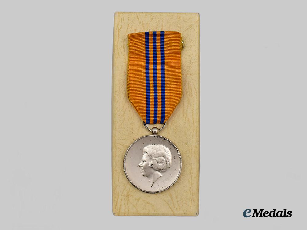 netherlands,_kingdom._a_inauguration_of_queen_beatrix,_april30,1980_medal___m_n_c0798