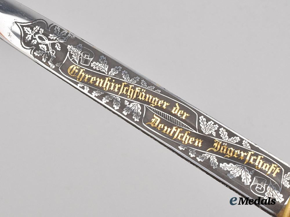germany,_third_reich._a_fine_deutsche_jägerschaft_honour_cutlass_to_revierförster_erich_rietzschel,_by_carl_eickhorn___m_n_c0834