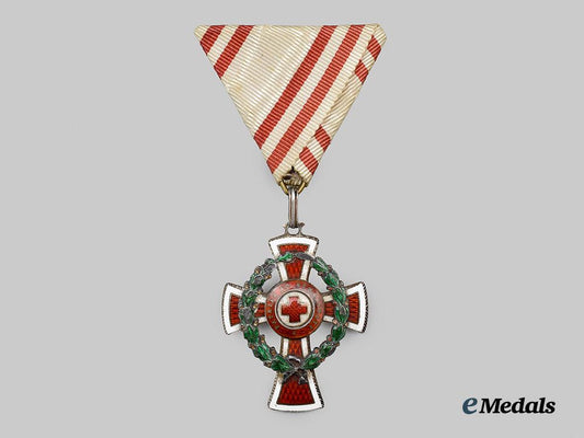 austria,_imperial._a_honour_decoration_of_the_red_cross,_i_i_class_cross___m_n_c0841