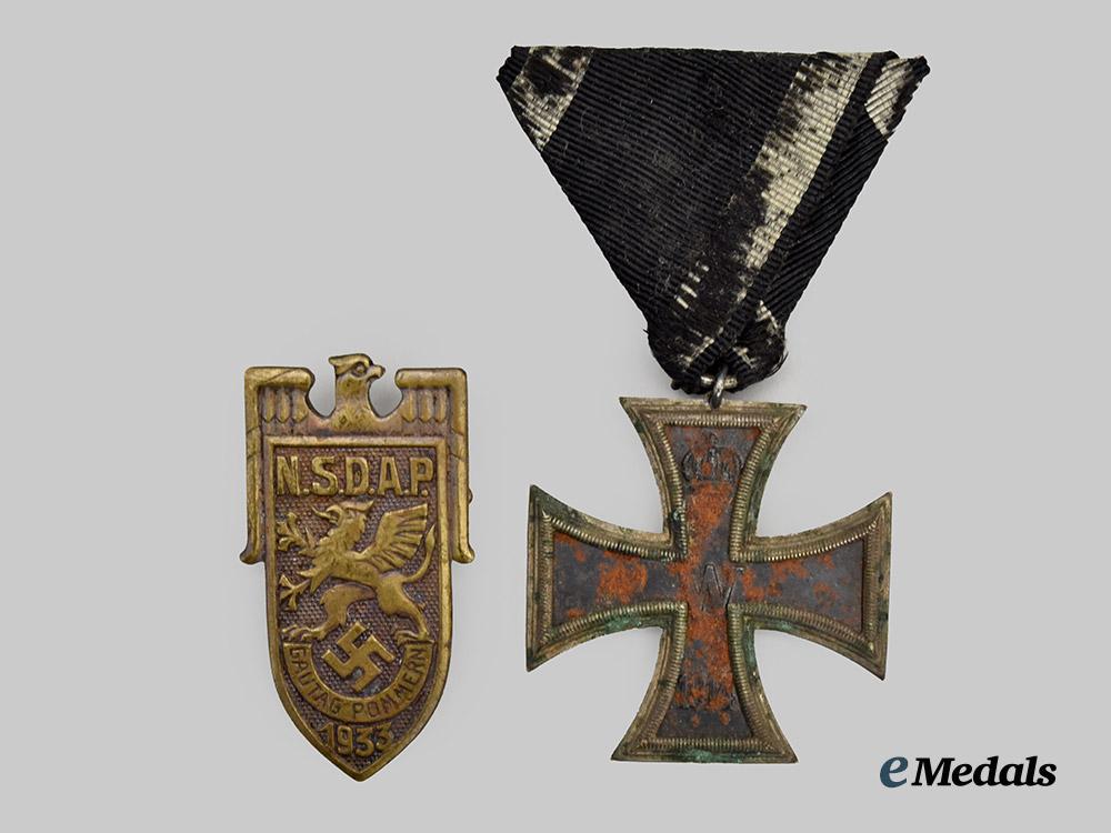 germany,_third_reich._a_pair_of_decorations___m_n_c0872