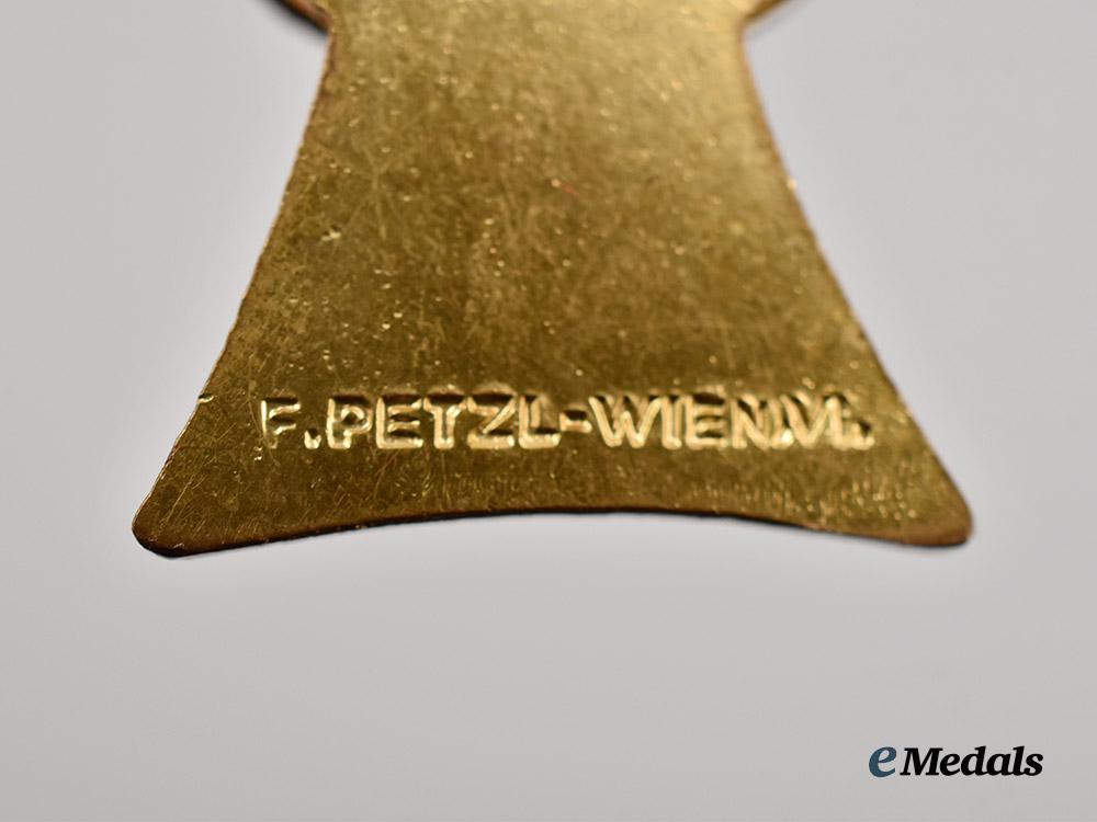 austria,_imperial._a_lot_of_five_austrian_decorations___m_n_c0886