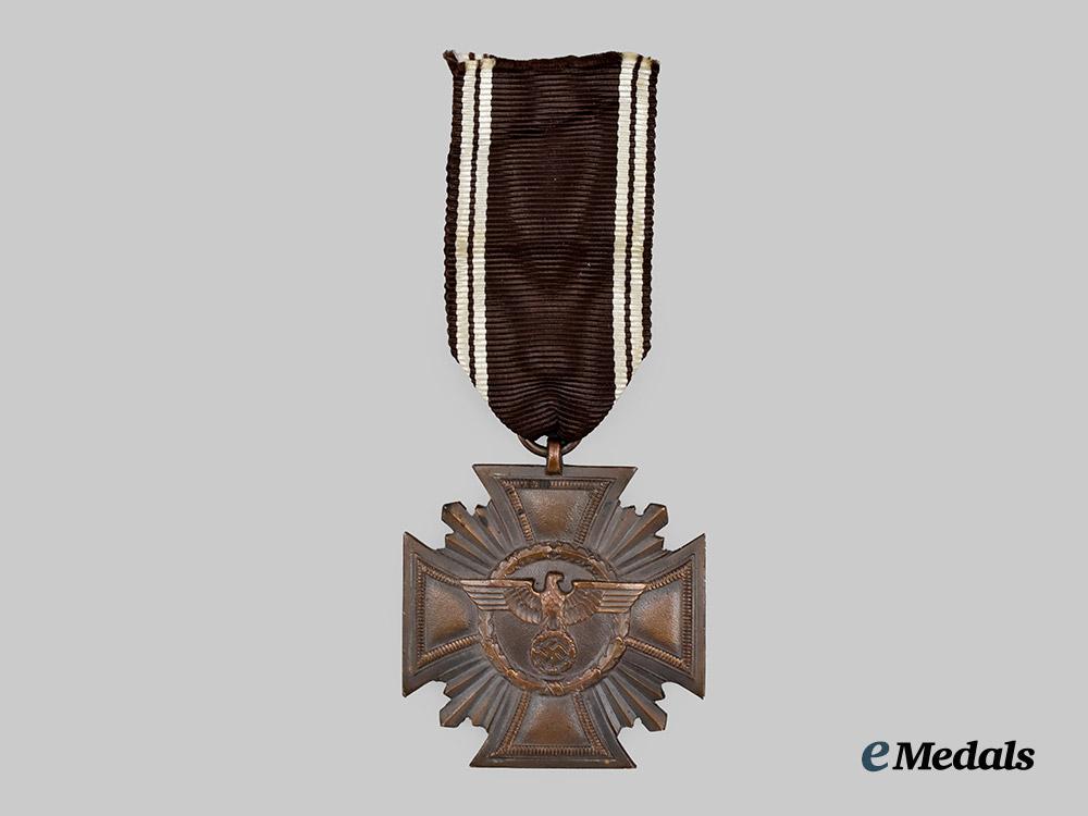 germany,_n_s_d_a_p._a_long_service_award,_i_i_i_class_for10_years,_early_aluminum_variant_with_ribbon_bar_by_paul_meybauer___m_n_c0938