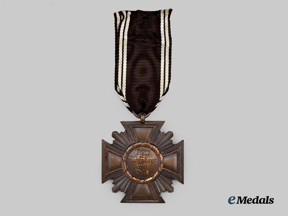 germany,_n_s_d_a_p._a_long_service_award,_i_i_i_class_for10_years,_early_aluminum_variant_with_ribbon_bar_by_paul_meybauer___m_n_c0941