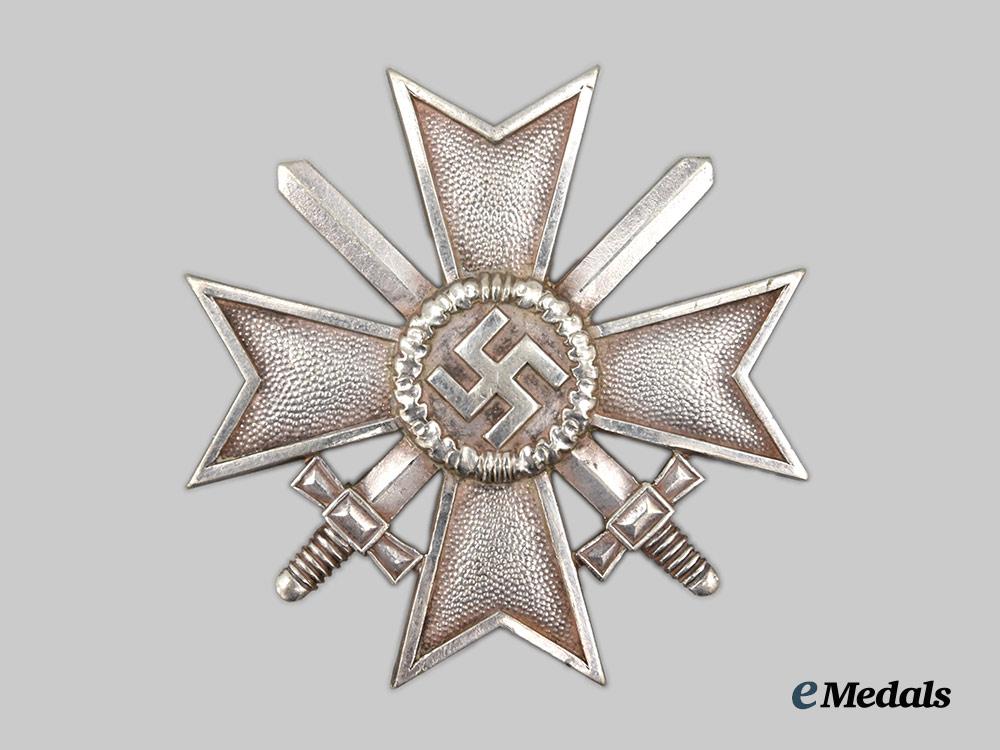 germany,_wehrmacht._a_war_merit_cross_i_class_with_swords,_by_deschler&_sohn___m_n_c0975