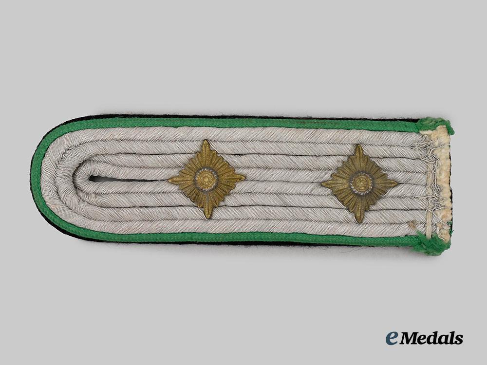 germany,_s_s._a_waffen-_s_s_gebirgsjäger_hauptsturmführer_shoulder_board___m_n_c1005