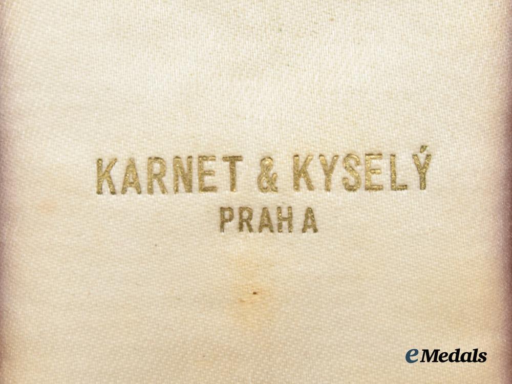 czechoslovakia,_republic._an_order_of_the_white_lion,_i_v_class_officer_by_karnet&_kysely,_in_case___m_n_c1054