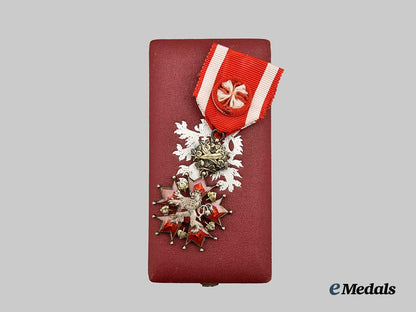 czechoslovakia,_republic._an_order_of_the_white_lion,_i_v_class_officer_by_karnet&_kysely,_in_case___m_n_c1055