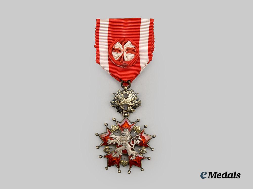 czechoslovakia,_republic._an_order_of_the_white_lion,_i_v_class_officer_by_karnet&_kysely,_in_case___m_n_c1056