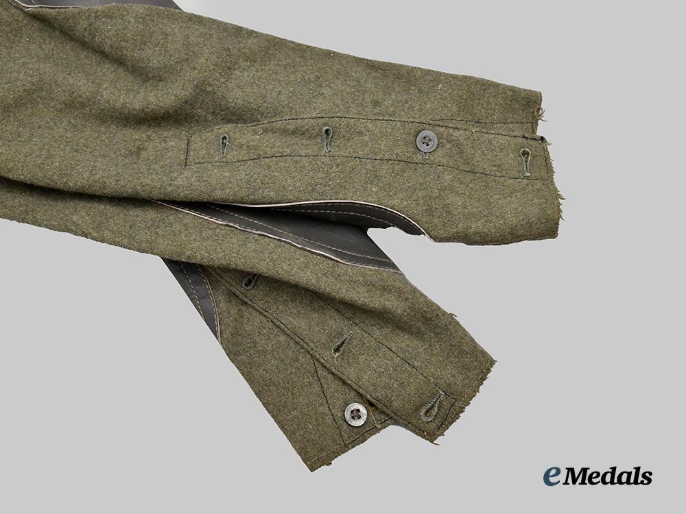 germany,_wehrmacht._a_pair_of_late_war_heer_riding_breeches,_c.1944___m_n_c1064
