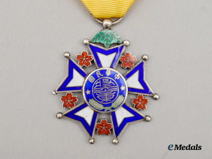 china,_republic._a_beiyang_government_merit_medal,_i_i_class_officer,_c.1922___m_n_c1082