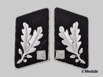 germany,_s_s._a_rare_and_mint_set_of_s_s-_brigadeführer_collar_tabs,_first_pattern___m_n_c1091