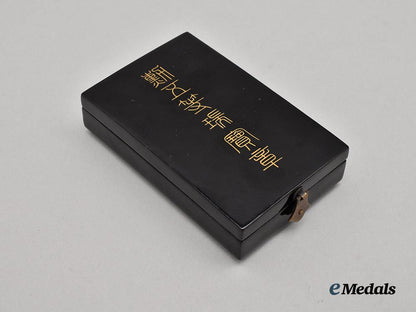 japan,_empire._an_order_of_the_sacred_treasure,_v_class_in_case___m_n_c1111