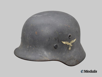 germany,_luftwaffe._an_m40_stahlhelm,_single_decal_version,_by_quist___m_n_c1139