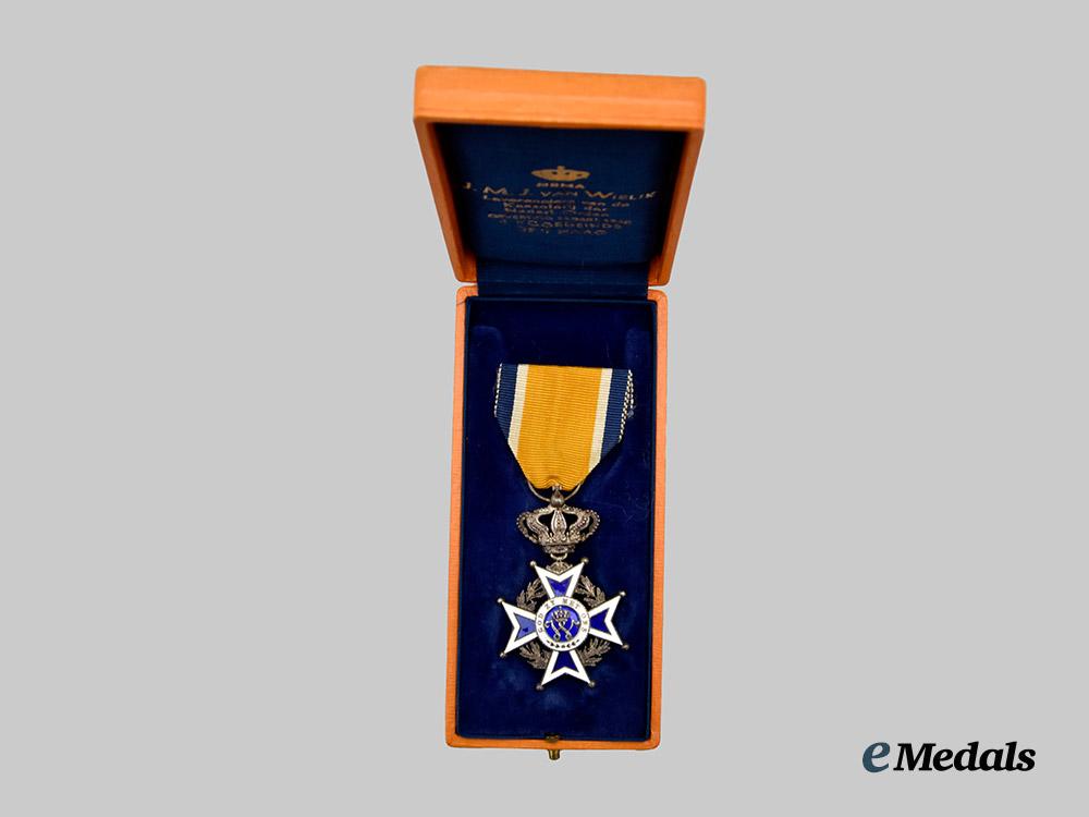 netherlands,_kingdom._an_order_of_orange-_nassau,_knight_in_case___m_n_c1144
