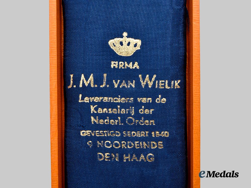 netherlands,_kingdom._an_order_of_orange-_nassau,_knight_in_case___m_n_c1145