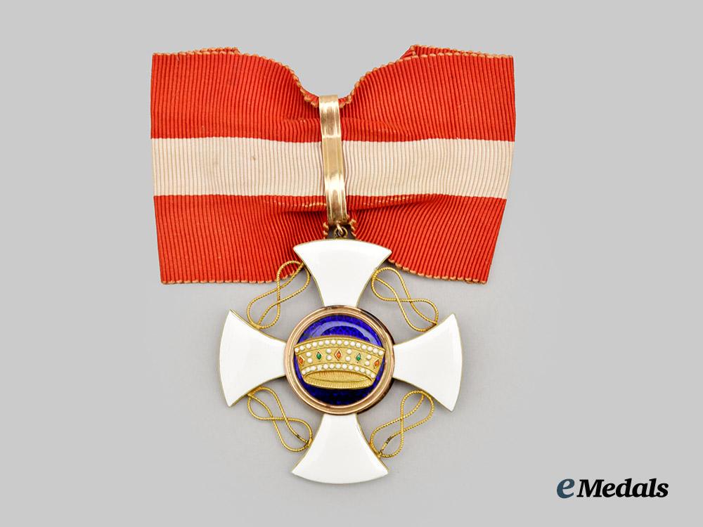 italy,_kingdom._an_order_of_the_crown,_commander_in_gold___m_n_c1153