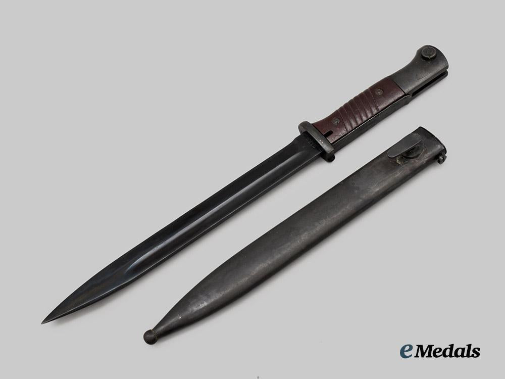 germany,_third_reich._a_k98_combat_bayonet,_with_n_s_d_a_p_flag___m_n_c1180
