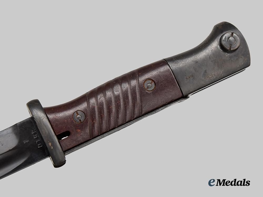germany,_third_reich._a_k98_combat_bayonet,_with_n_s_d_a_p_flag___m_n_c1181