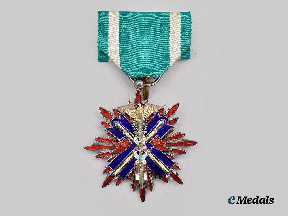 japan,_imperial._an_order_of_the_golden_kite,_v_class_in_case___m_n_c1184